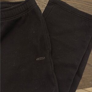 Aritzia Cozy Sweatfleece Mega Straight Sweatpant